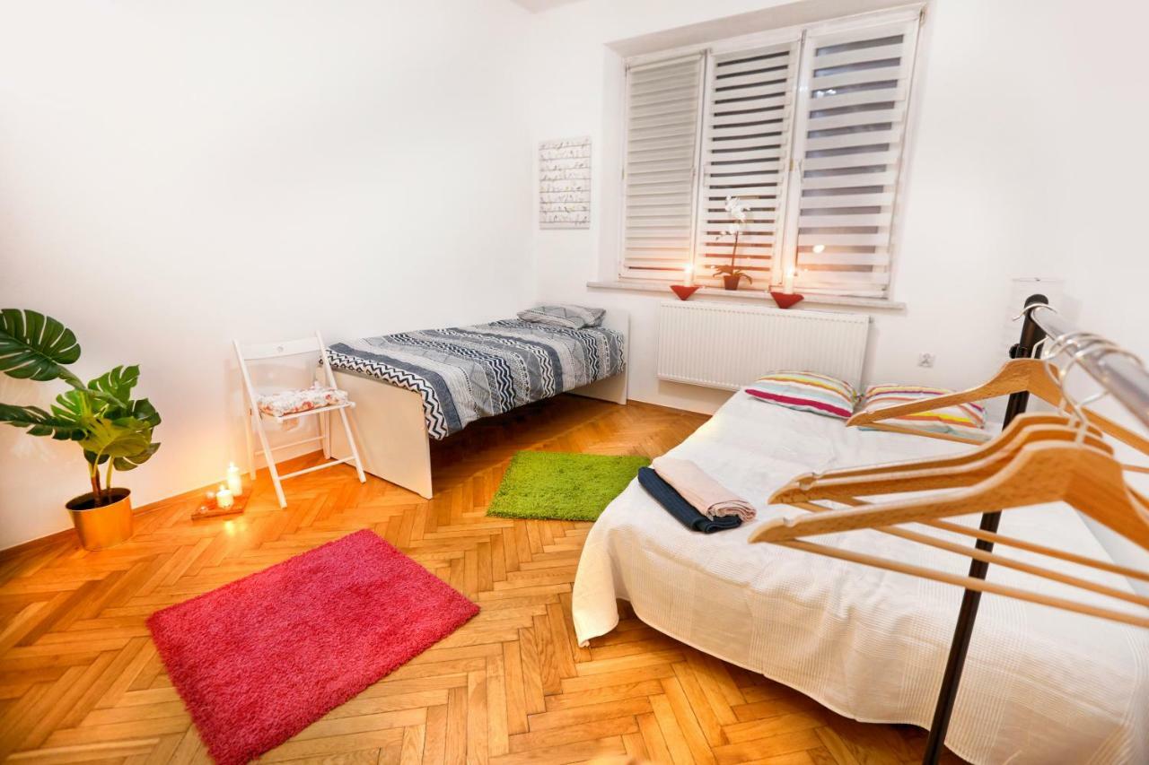 Big&Bright- Golden Apartments- Old Town Krakow Bagian luar foto