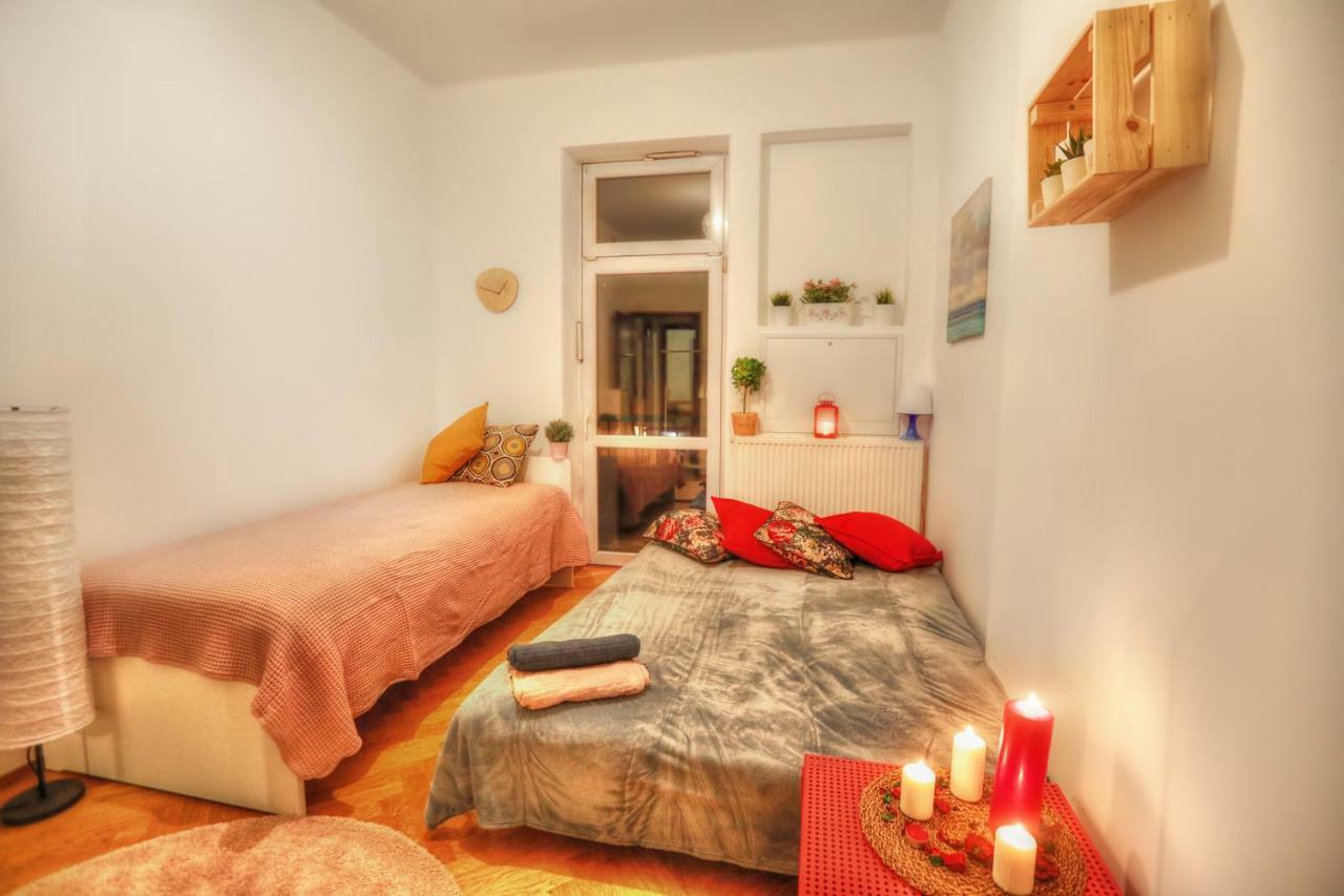 Big&Bright- Golden Apartments- Old Town Krakow Bagian luar foto